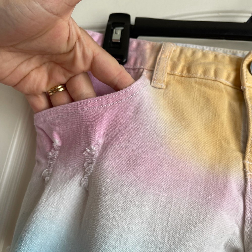 Billabong tie dye jean shorts size 9. - Picture 5 of 10